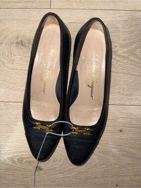 Women Salvatore Ferragamo Boutique Black Kitten Heel Lizard Leather Gold Buckle